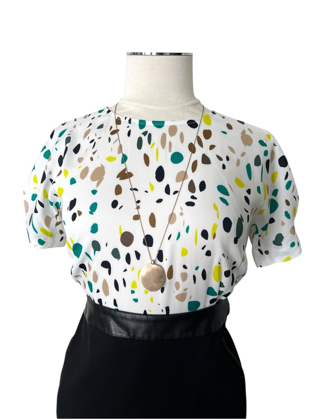 ANN TAYLOR White Abstract Dot Print Blouse XS Multicolored Back Zip Short Sleeve